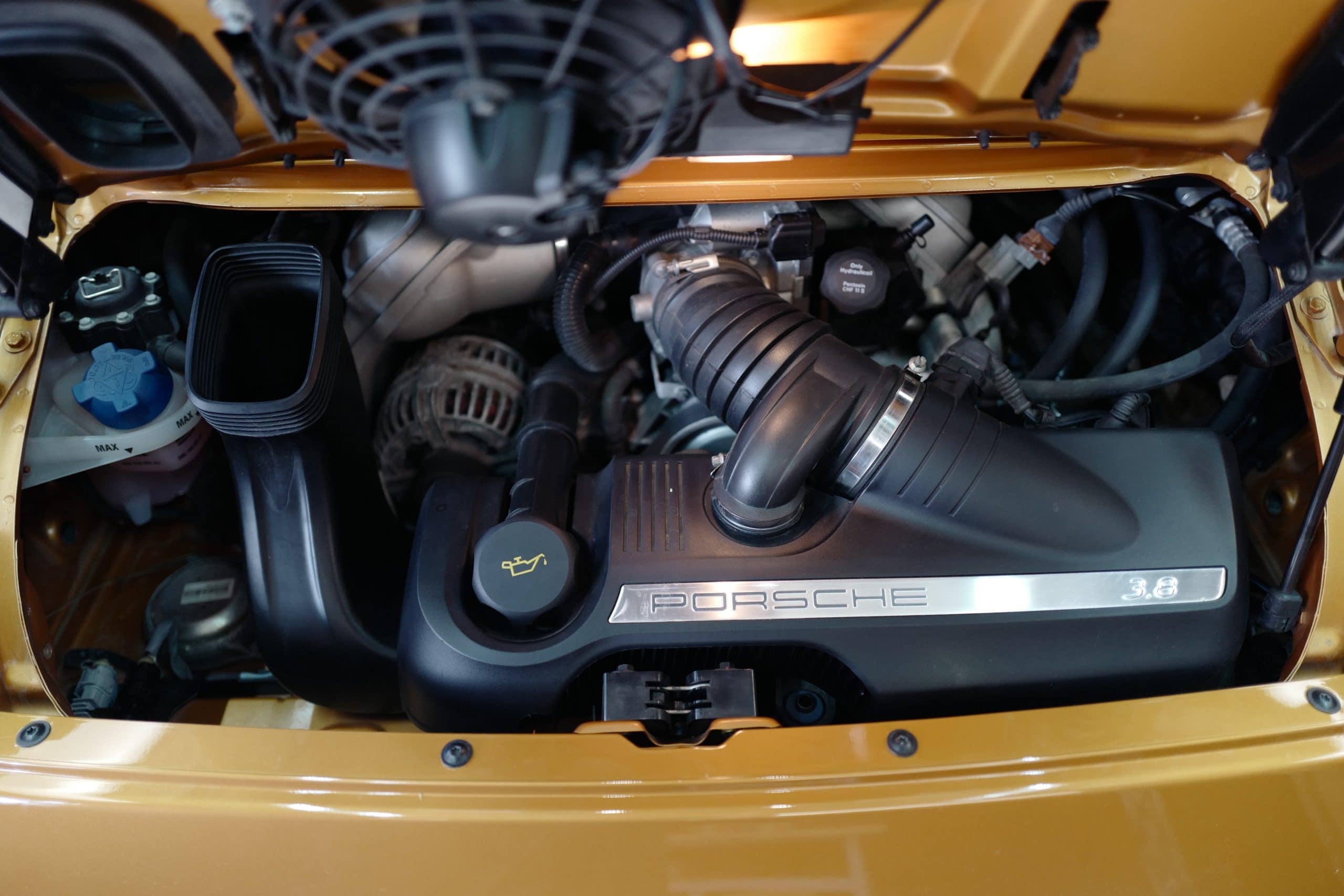 faire un lustrage de sa porsche dans l'yonne spécialiste du detailing 89 (1)