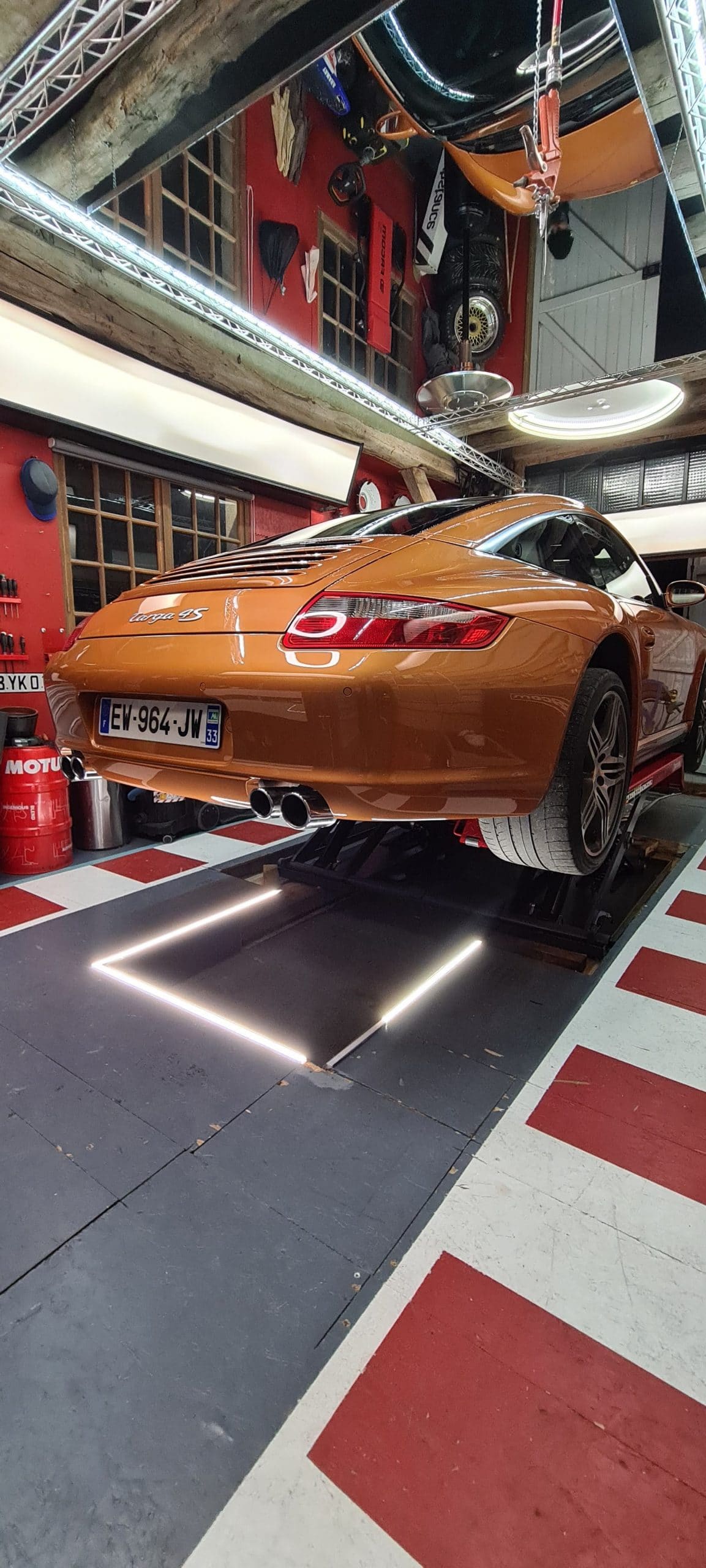 faire un lustrage sur sa ferrari à sens dans l'yonne chez raphael detailing cosmétique (1)