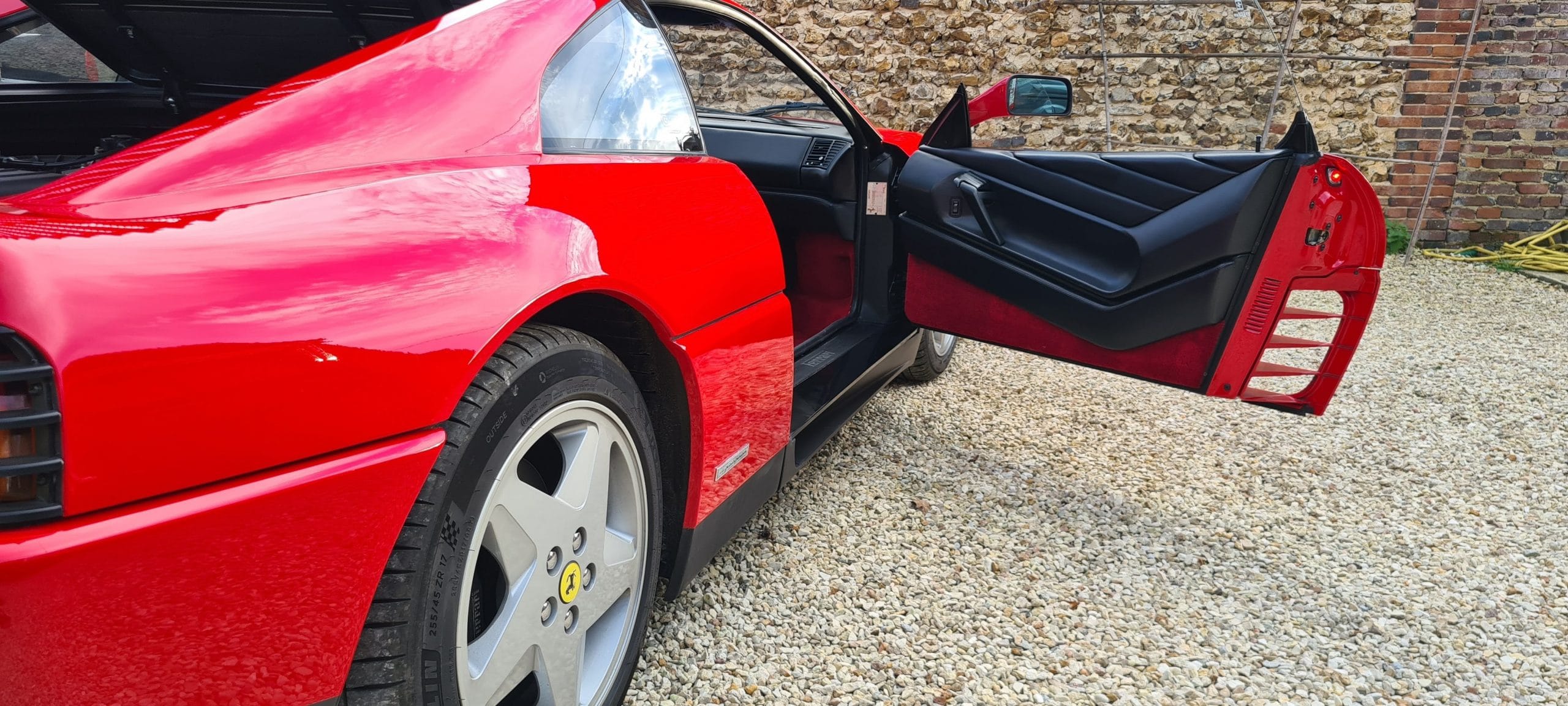 faire un lustrage sur sa ferrari à sens dans l'yonne chez raphael detailing cosmétique (3)