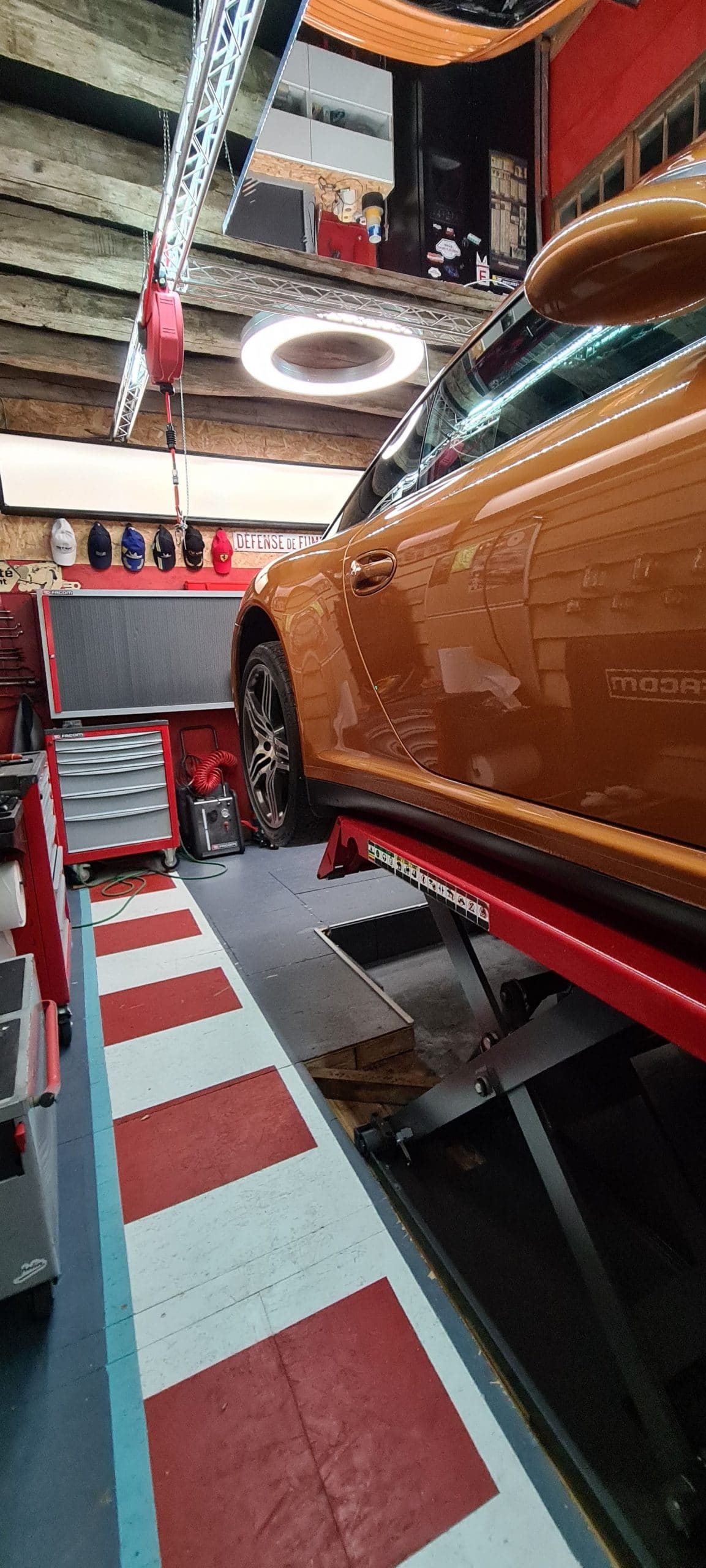 faire un lustrage sur sa ferrari à sens dans l'yonne chez raphael detailing cosmétique (5)